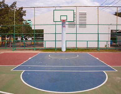 塑胶篮球场.jpg