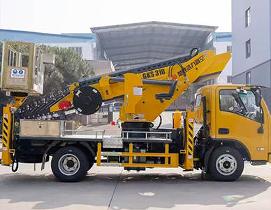 1760086646617571.jpg 高空作业车3.jpg