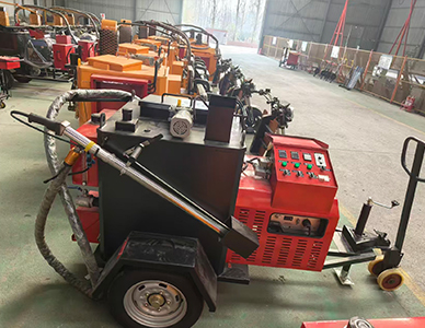 1765255744550808.jpg 灌缝机 (4).jpg